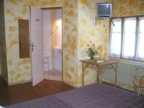 Gite/Hotel Pension Rolland Saint-Vincent-les-Forts Hotel